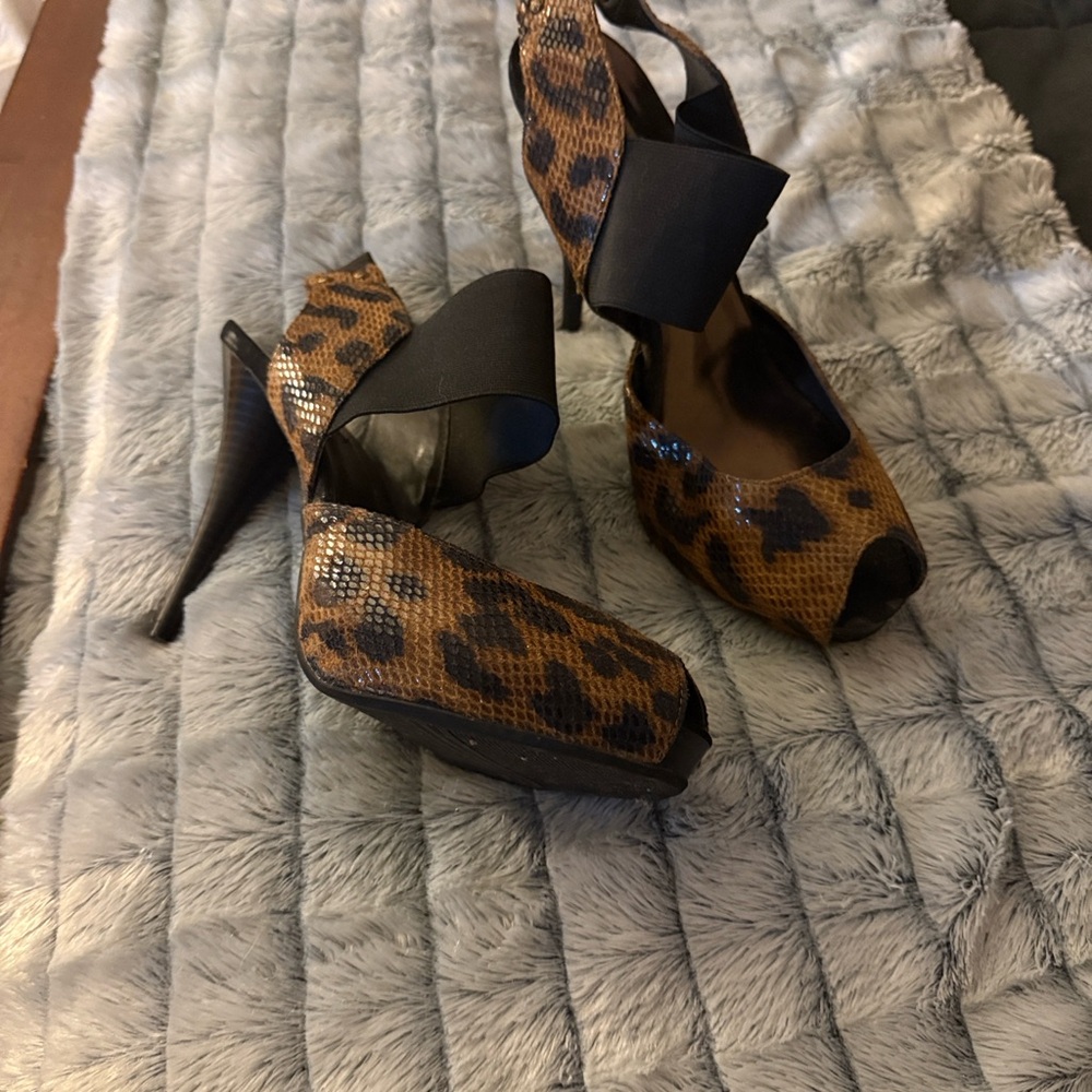 Simply Vera Vera Wang Leopard Print Heels